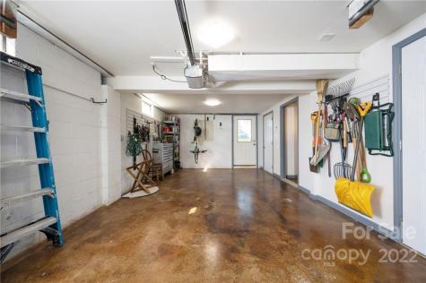 32 Marlowe Drive Asheville NC 28801