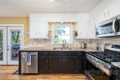 32 Marlowe Drive Asheville NC 28801