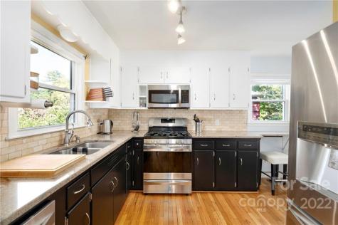 32 Marlowe Drive Asheville NC 28801