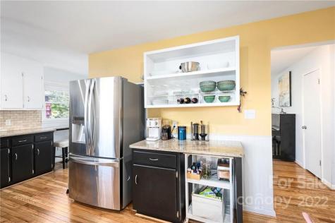 32 Marlowe Drive Asheville NC 28801