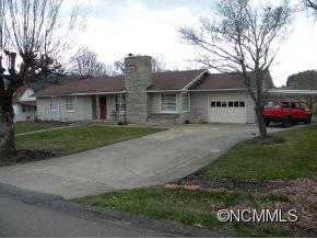 7 Robertson Street Burnsville NC 28714
