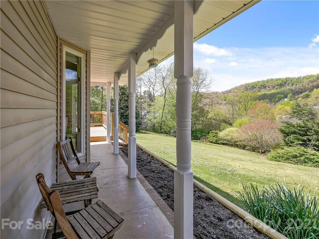 1003 Mountain Drive Candler NC 28715