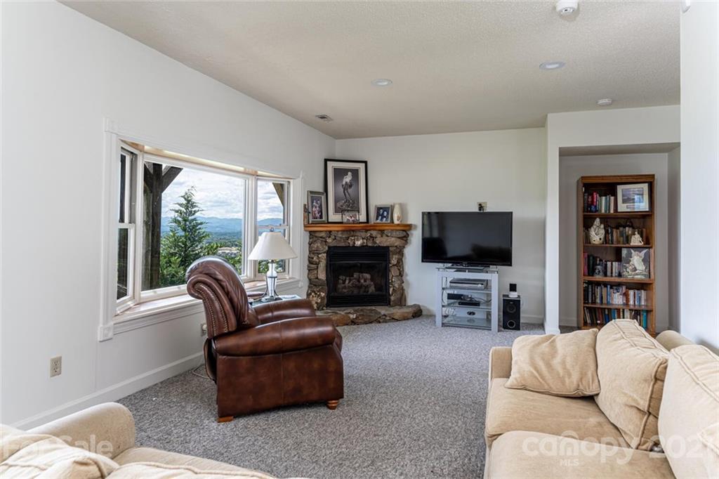 18 Perrion Avenue Weaverville NC 28787