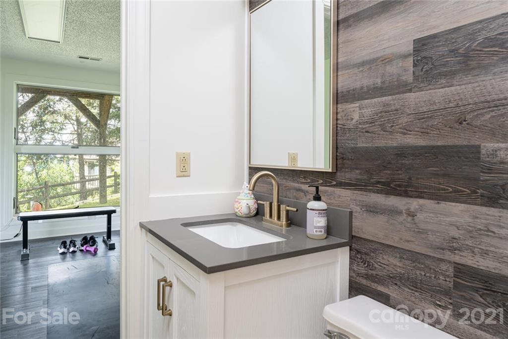 18 Perrion Avenue Weaverville NC 28787