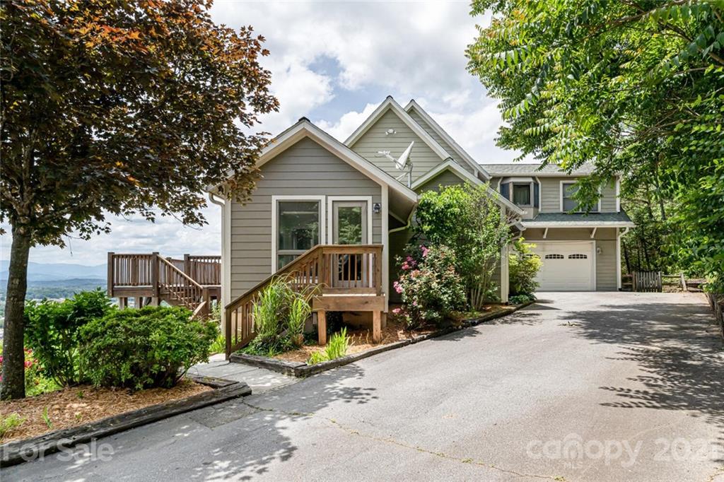 18 Perrion Avenue Weaverville NC 28787