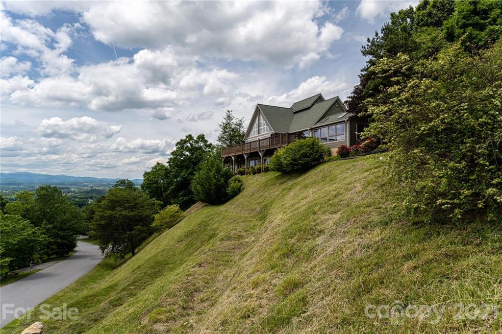 18 Perrion Avenue Weaverville NC 28787