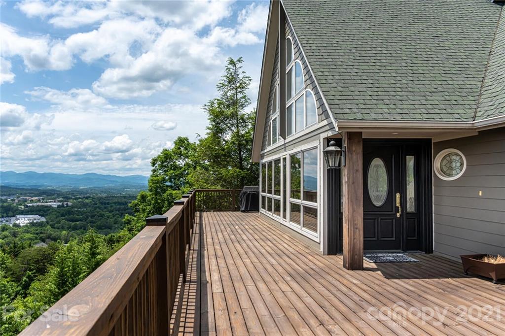 18 Perrion Avenue Weaverville NC 28787