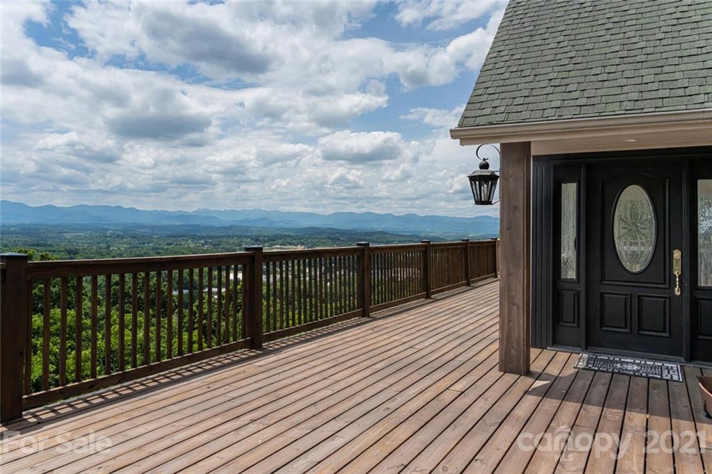 18 Perrion Avenue Weaverville NC 28787