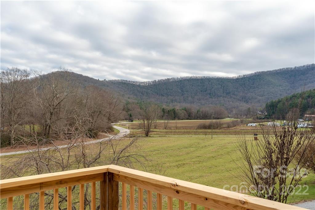 28 Honeybee Drive Horse Shoe NC 28742