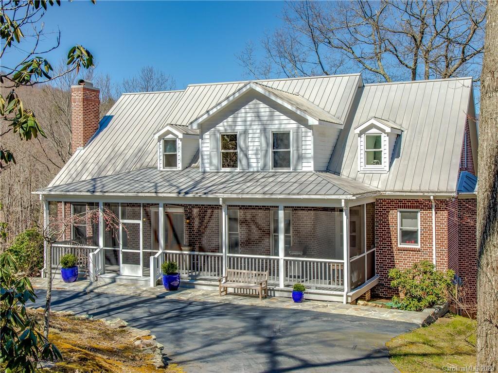 372 Lambeth Walk Fairview NC 28730