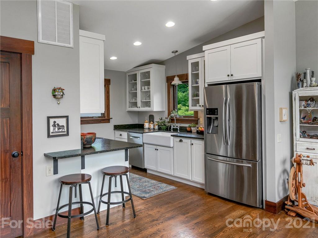 14 Honey Meadow Lane Candler NC 28715