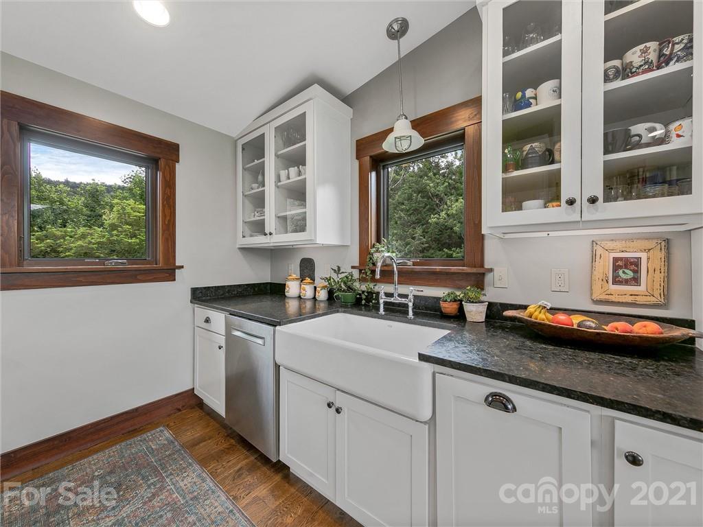 14 Honey Meadow Lane Candler NC 28715