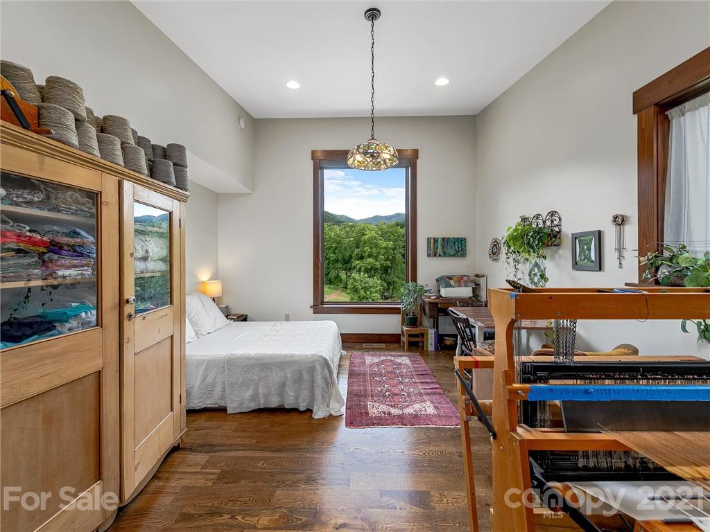 14 Honey Meadow Lane Candler NC 28715