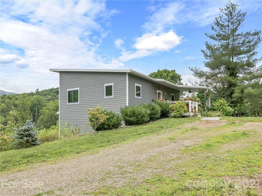 14 Honey Meadow Lane Candler NC 28715