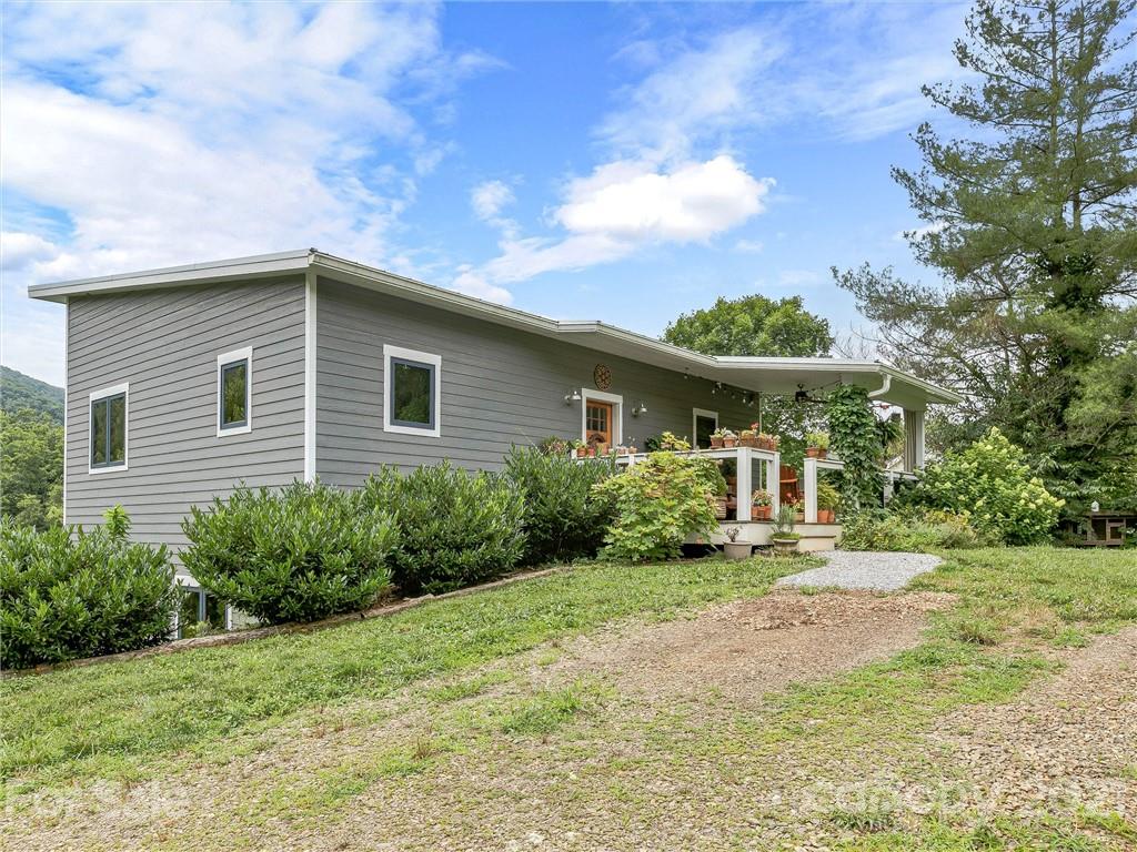 14 Honey Meadow Lane Candler NC 28715