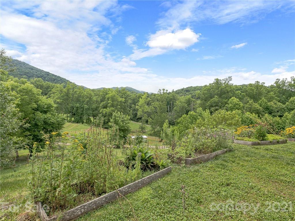 14 Honey Meadow Lane Candler NC 28715