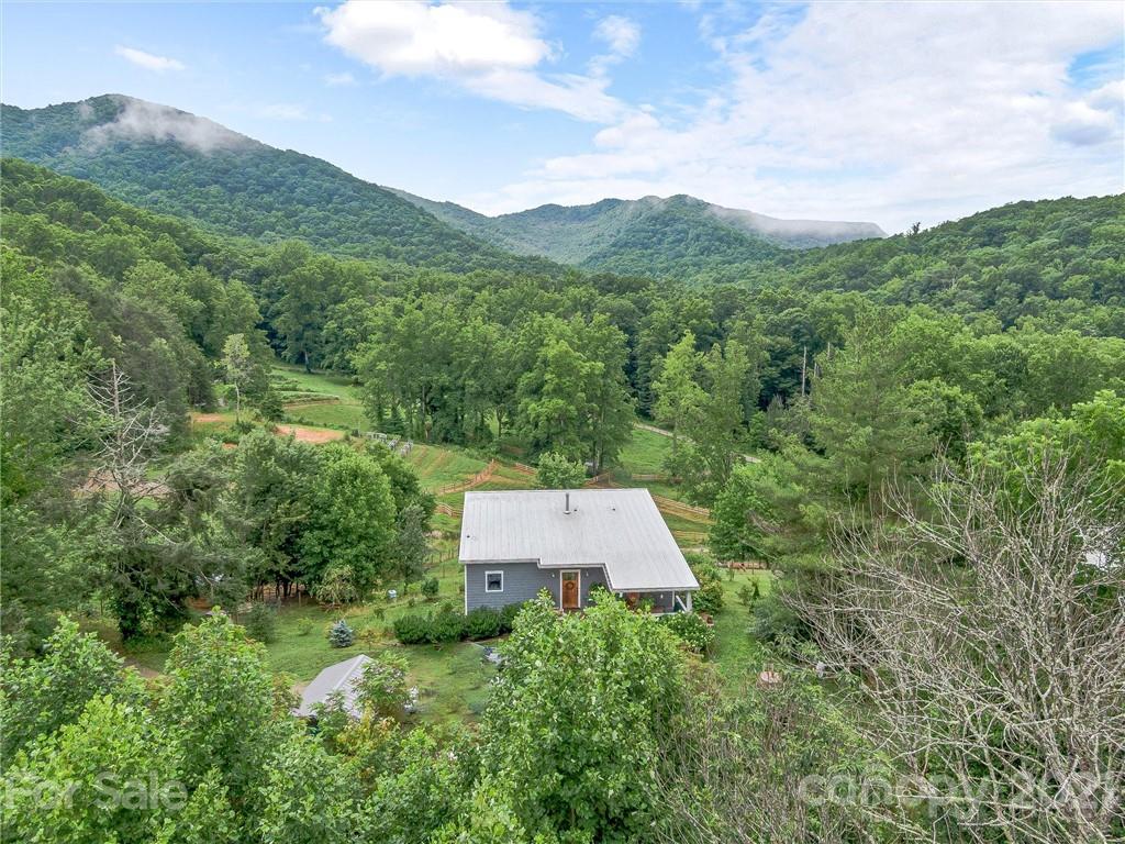 14 Honey Meadow Lane Candler NC 28715