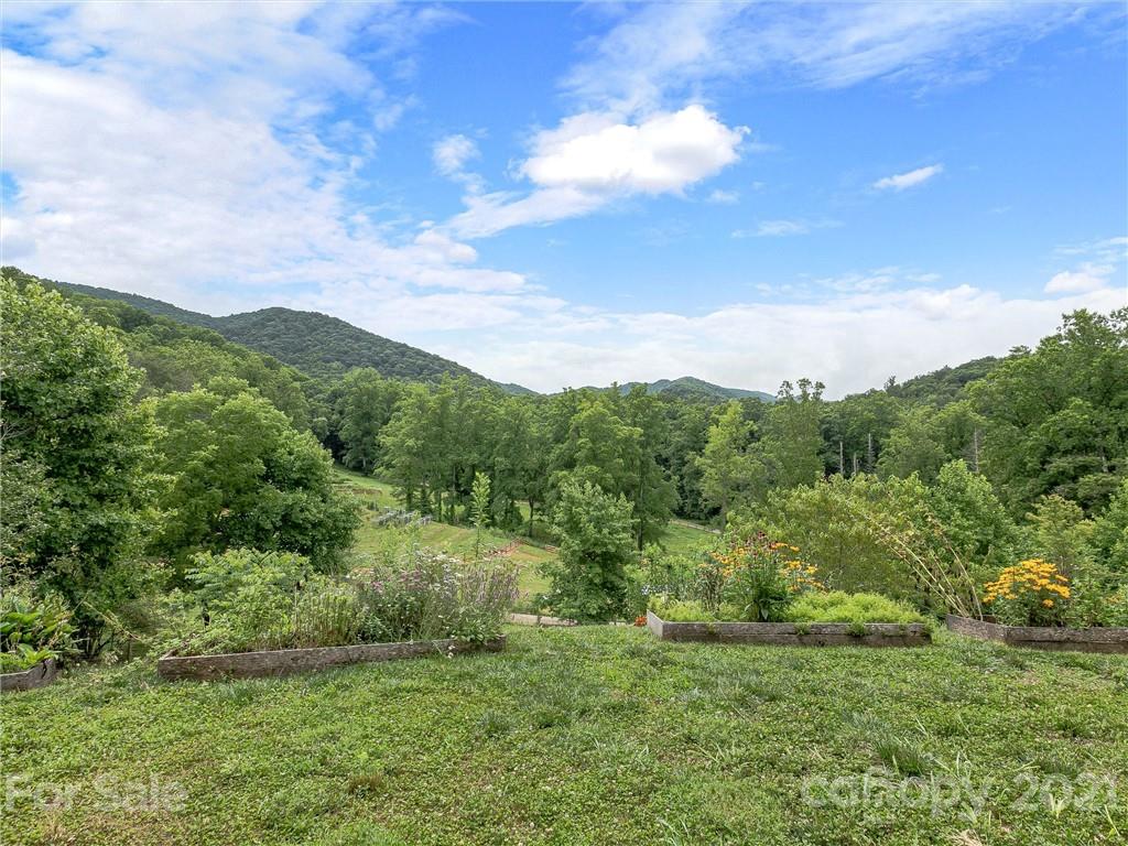 14 Honey Meadow Lane Candler NC 28715