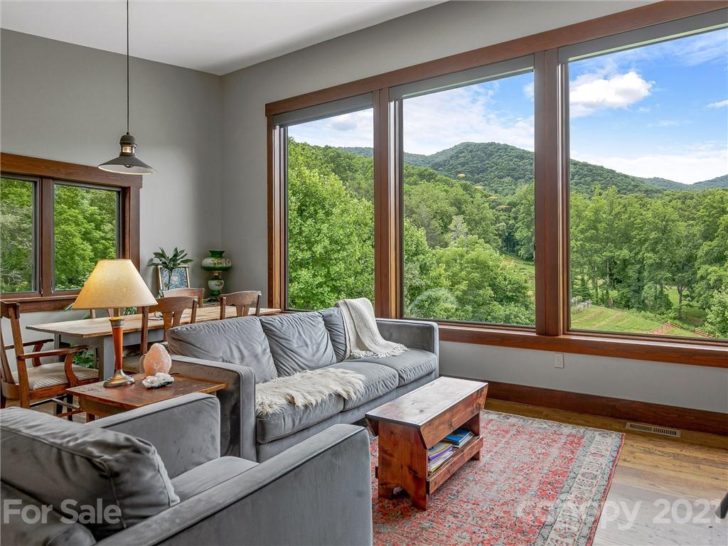 14 Honey Meadow Lane Candler NC 28715