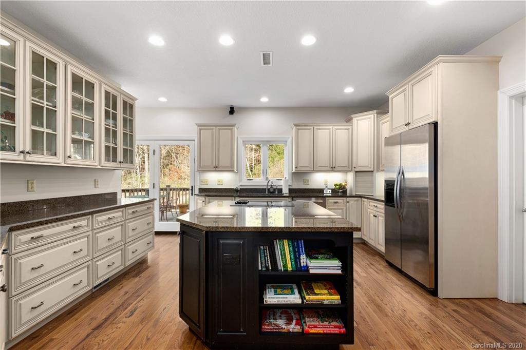 32 Ravenwood Drive Fletcher NC 28732