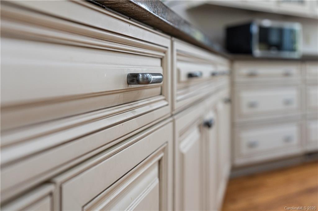 32 Ravenwood Drive Fletcher NC 28732