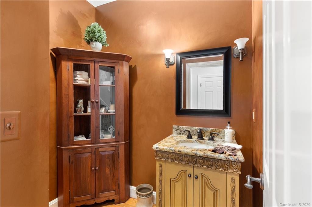 32 Ravenwood Drive Fletcher NC 28732