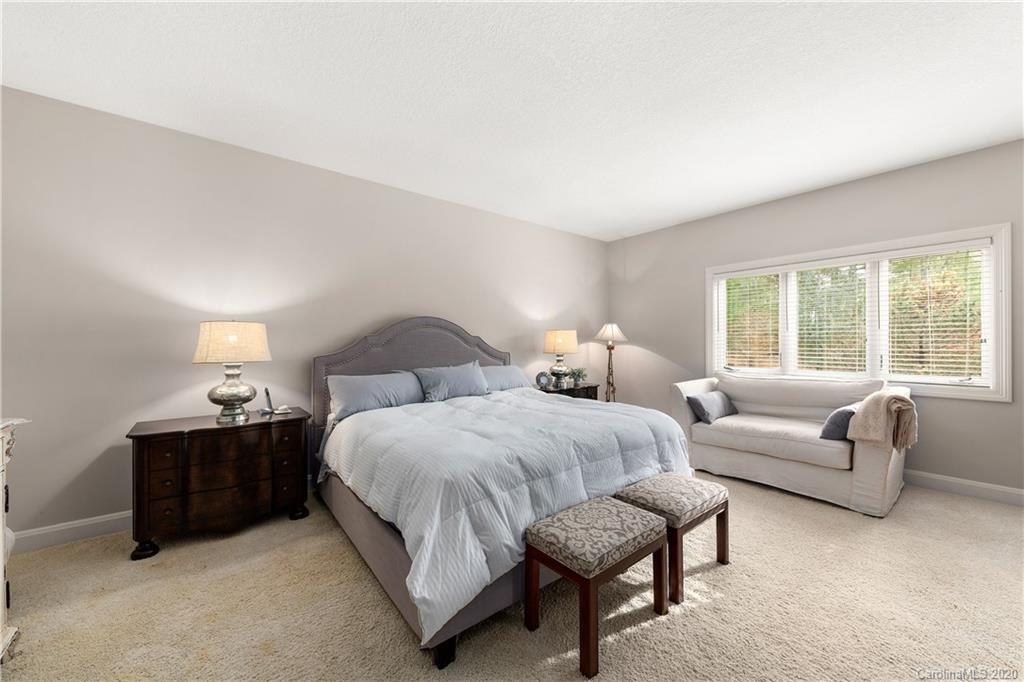 32 Ravenwood Drive Fletcher NC 28732