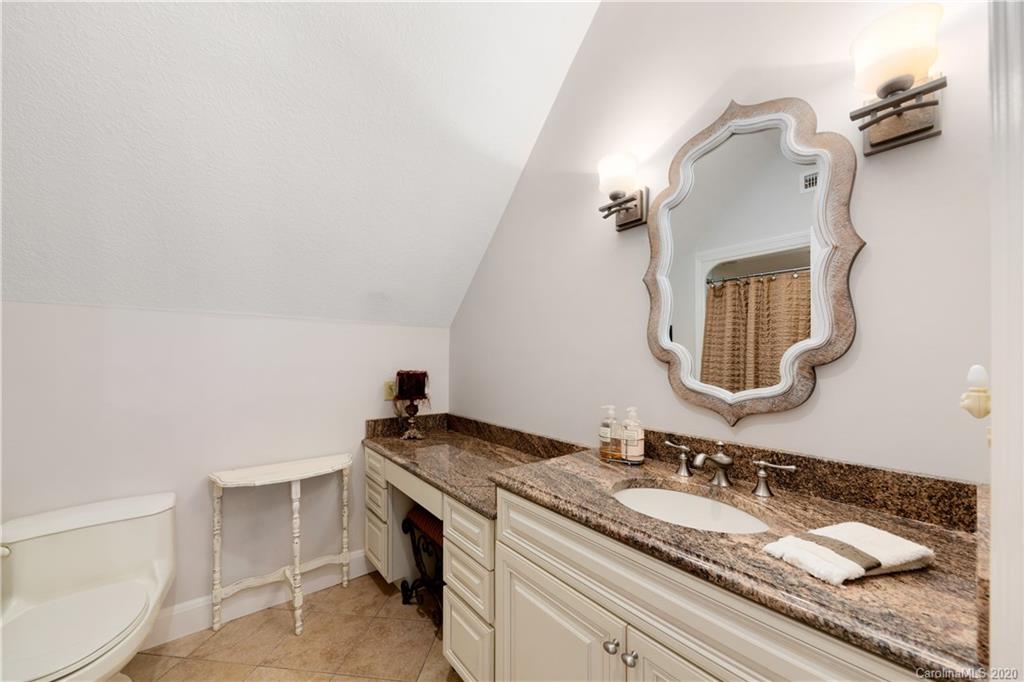 32 Ravenwood Drive Fletcher NC 28732