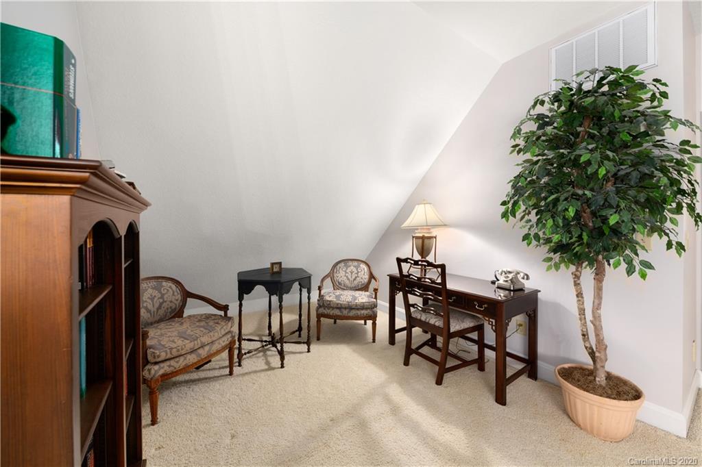 32 Ravenwood Drive Fletcher NC 28732