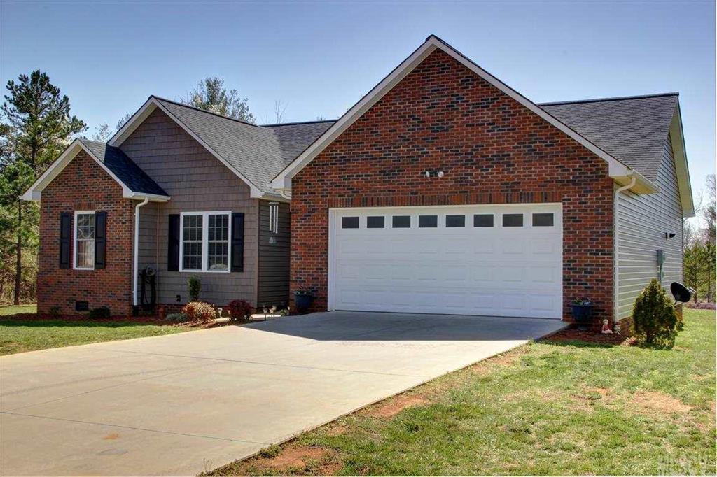 9036 Mccray Farms Drive Hickory NC 28601