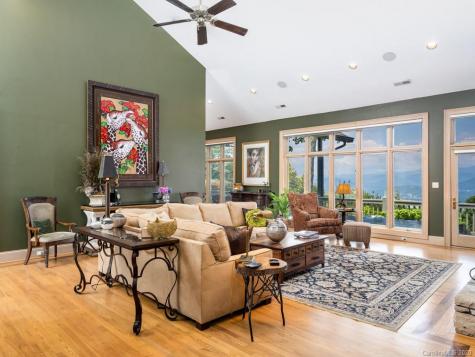 191 Treetops Lane Asheville NC 28803