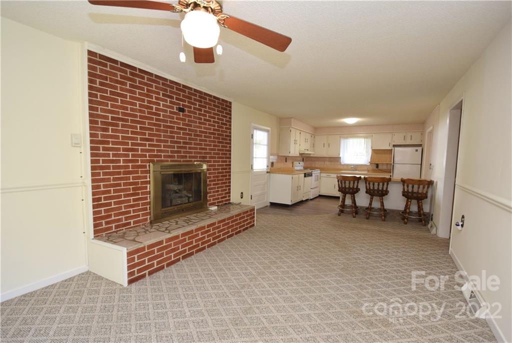 869 Hardscrabble Road Burnsville NC 28714