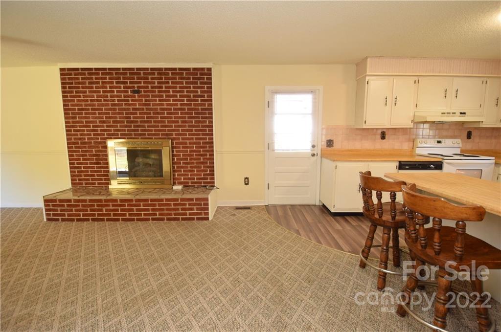 869 Hardscrabble Road Burnsville NC 28714