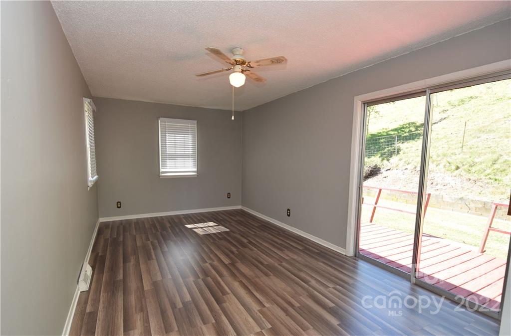 869 Hardscrabble Road Burnsville NC 28714
