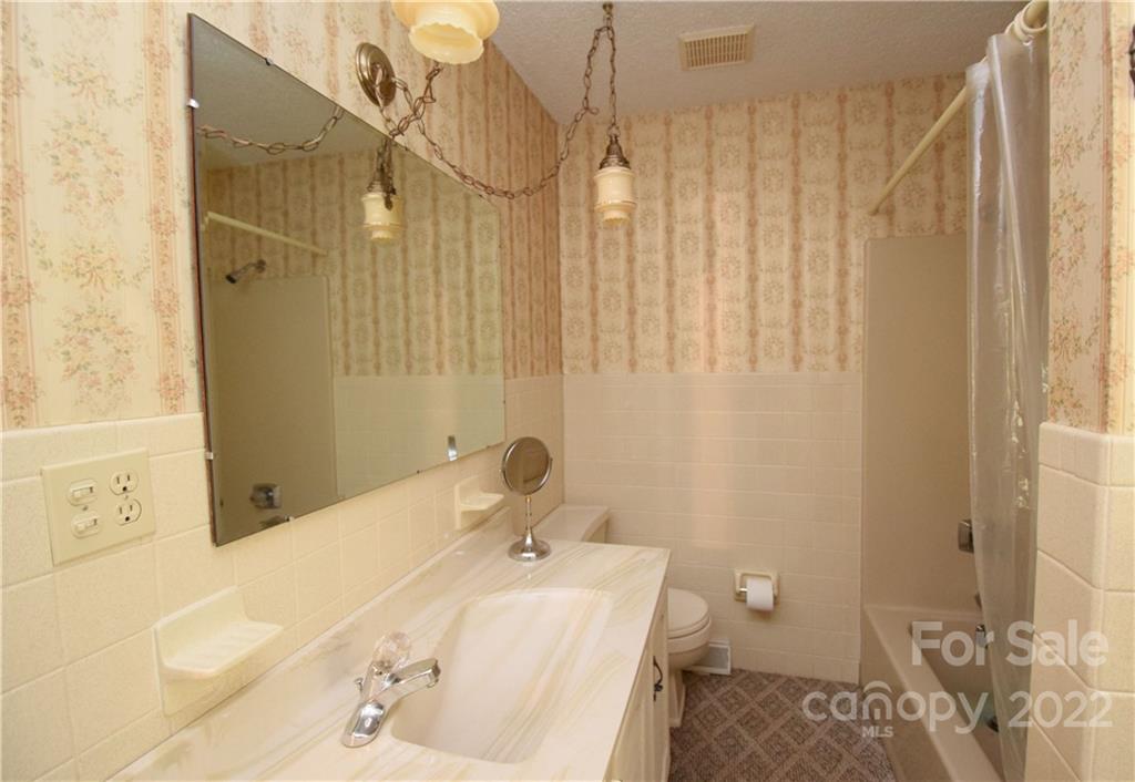 869 Hardscrabble Road Burnsville NC 28714