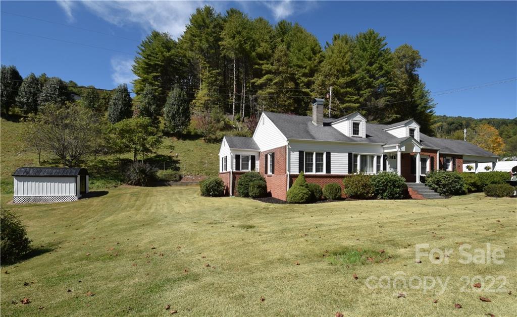 869 Hardscrabble Road Burnsville NC 28714