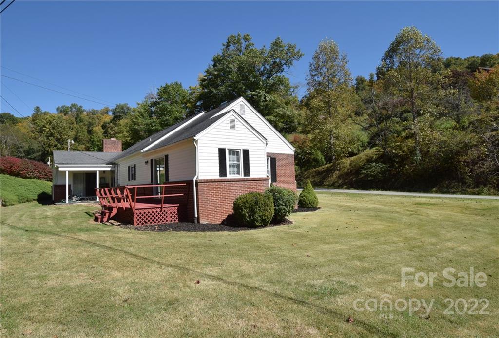 869 Hardscrabble Road Burnsville NC 28714
