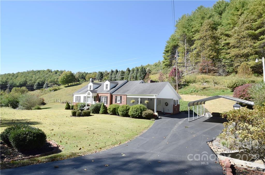 869 Hardscrabble Road Burnsville NC 28714
