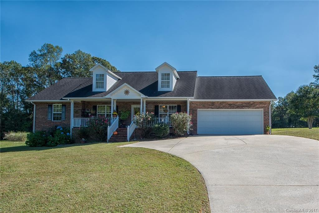 129 Hunters Creek Drive Mooresville NC 28115