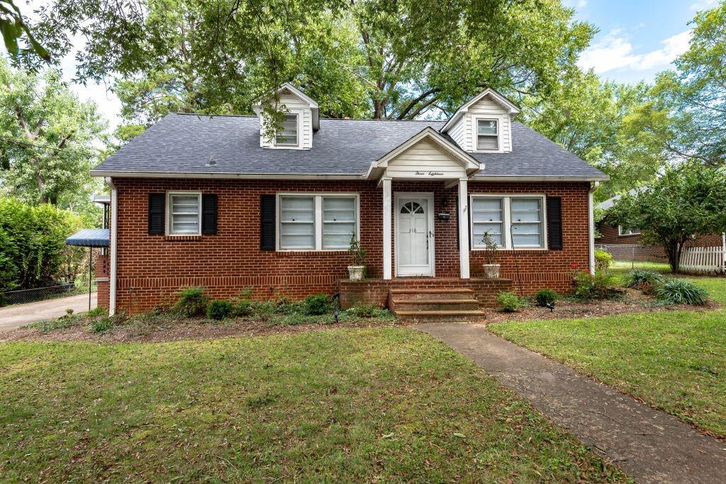 318 15th Avenue Nw Hickory NC 28601