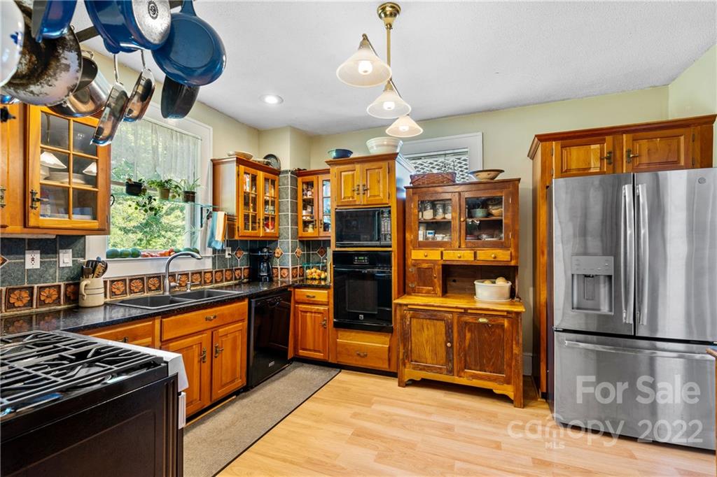 88 S Main Street Weaverville NC 28787