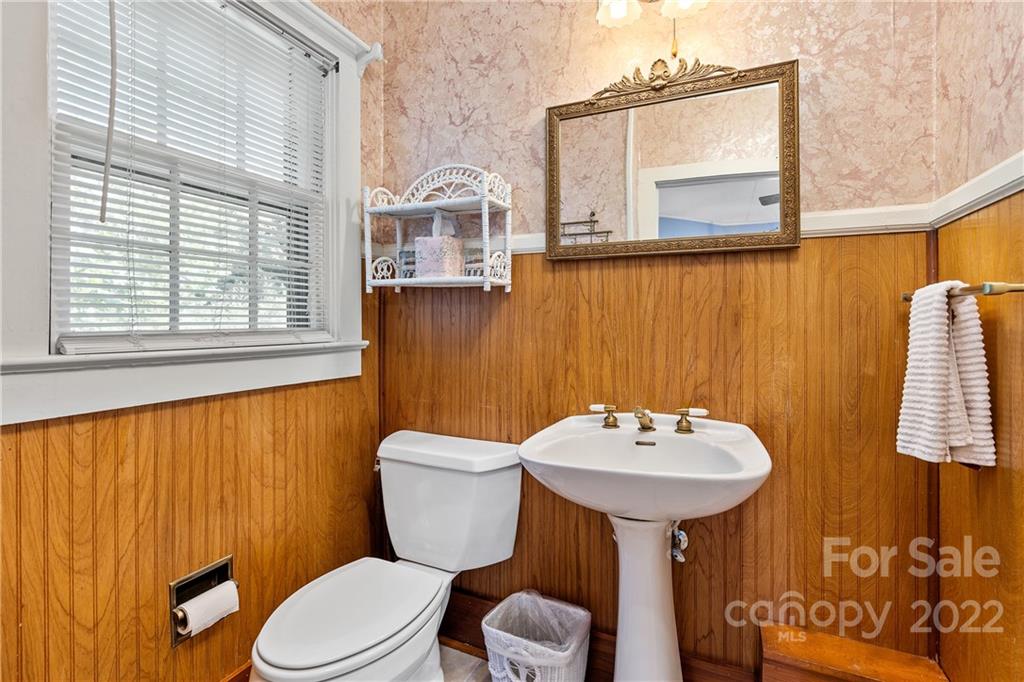 88 S Main Street Weaverville NC 28787