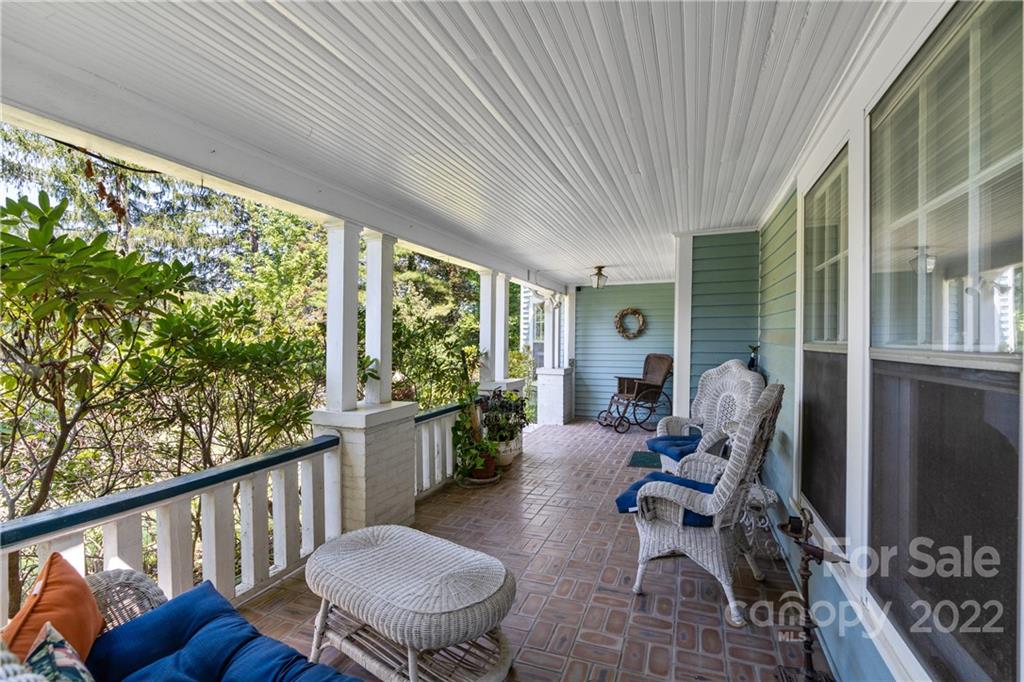88 S Main Street Weaverville NC 28787