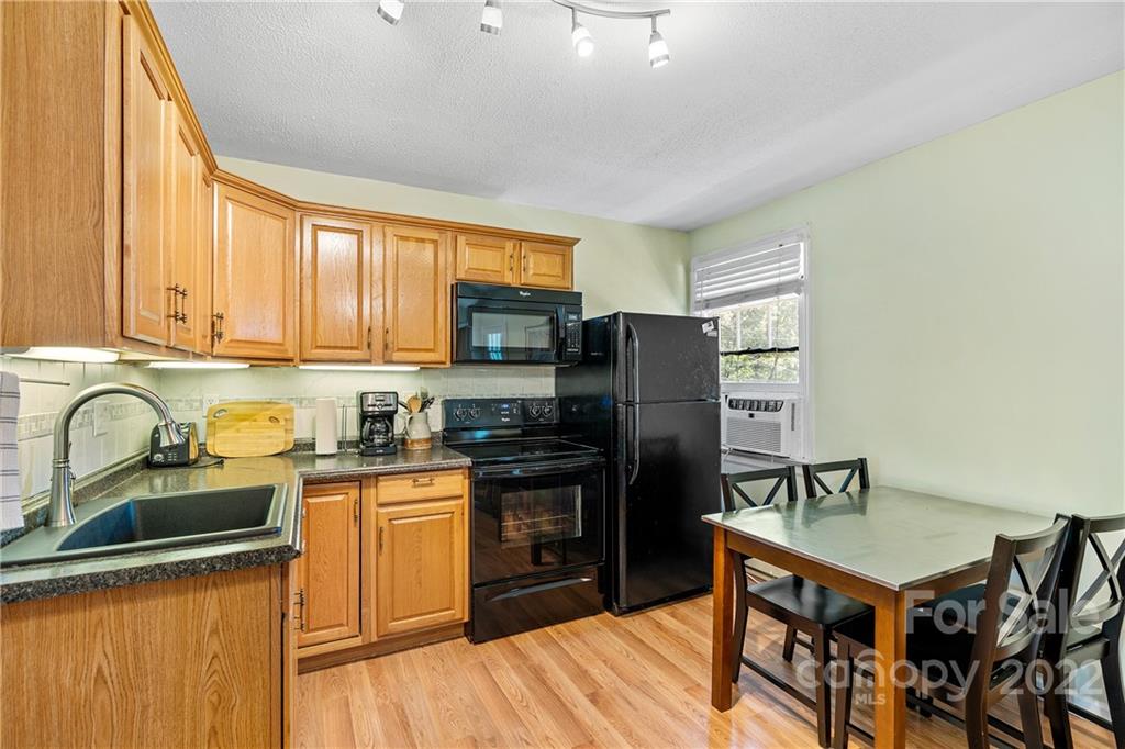 88 S Main Street Weaverville NC 28787