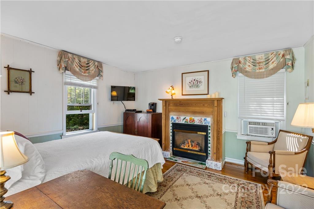 88 S Main Street Weaverville NC 28787