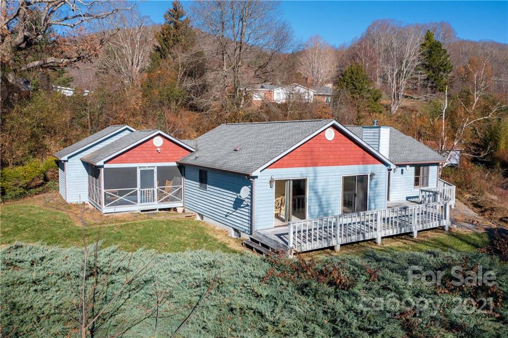 113 Edgemoor Street Burnsville NC 28714
