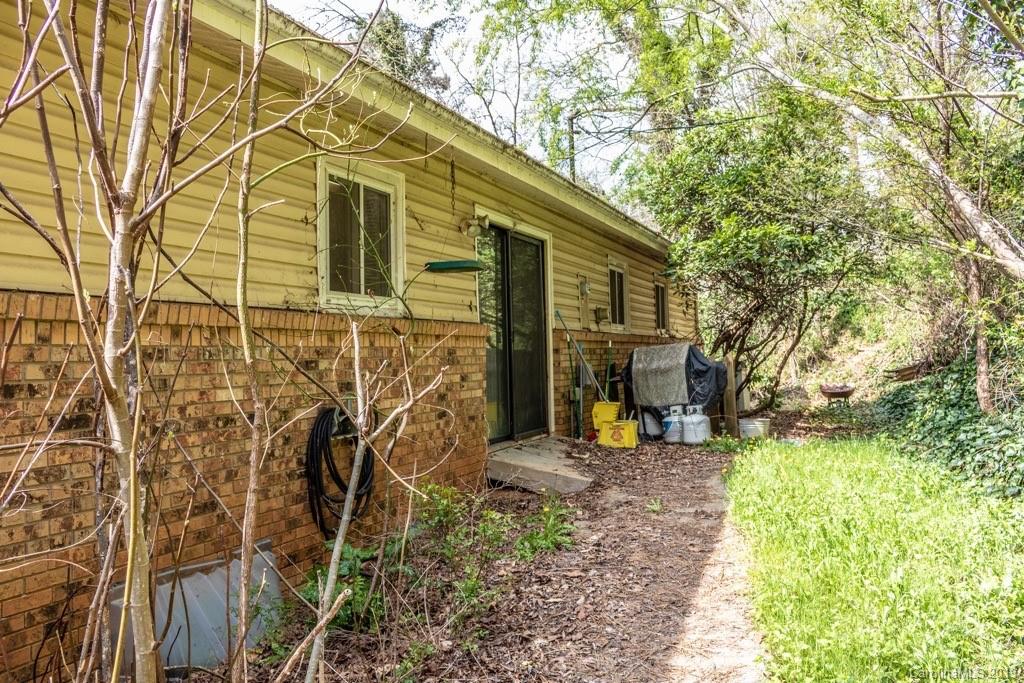 14 Cardinal Drive Asheville NC 28806