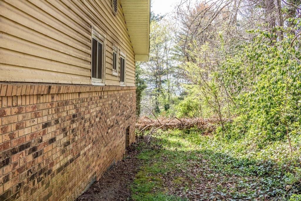 14 Cardinal Drive Asheville NC 28806