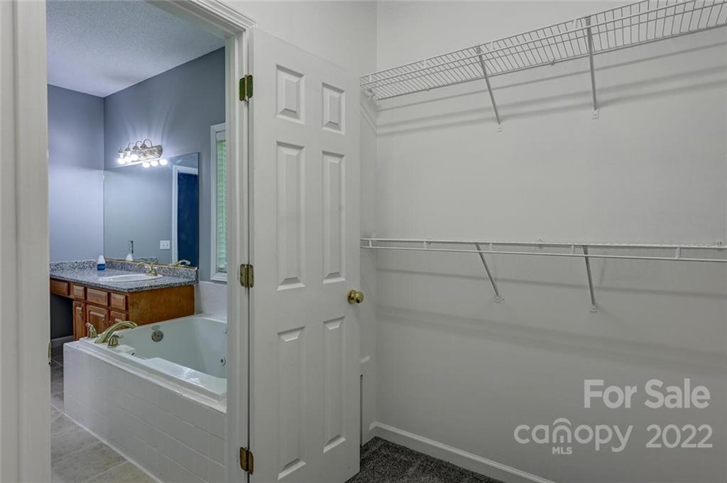 14 Wyntree Drive Asheville NC 28803