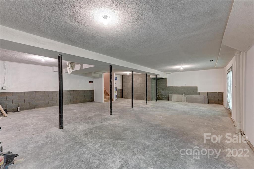 14 Wyntree Drive Asheville NC 28803